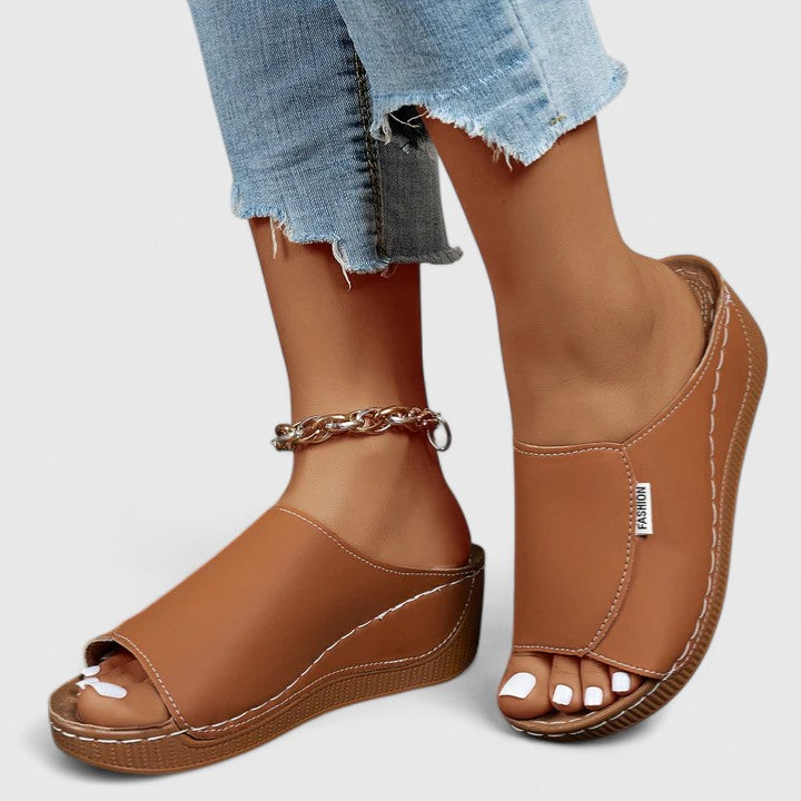 Amiralie - Chic and Lightweight Sandals