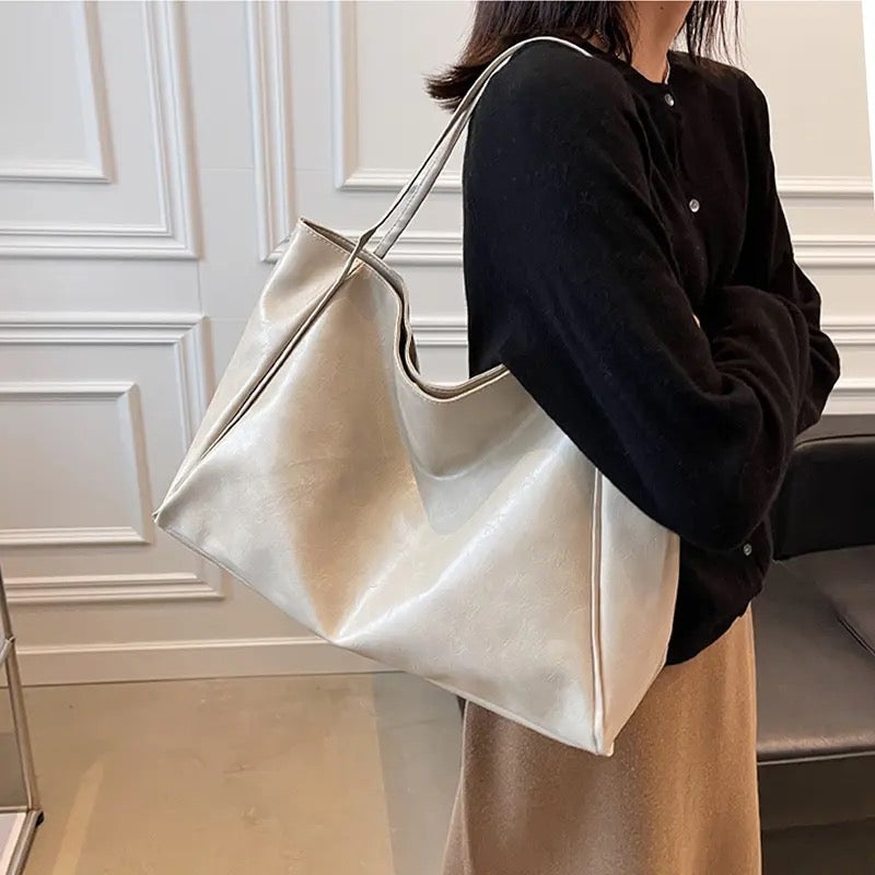 Patricia™ | Shimmering Leather Handbag