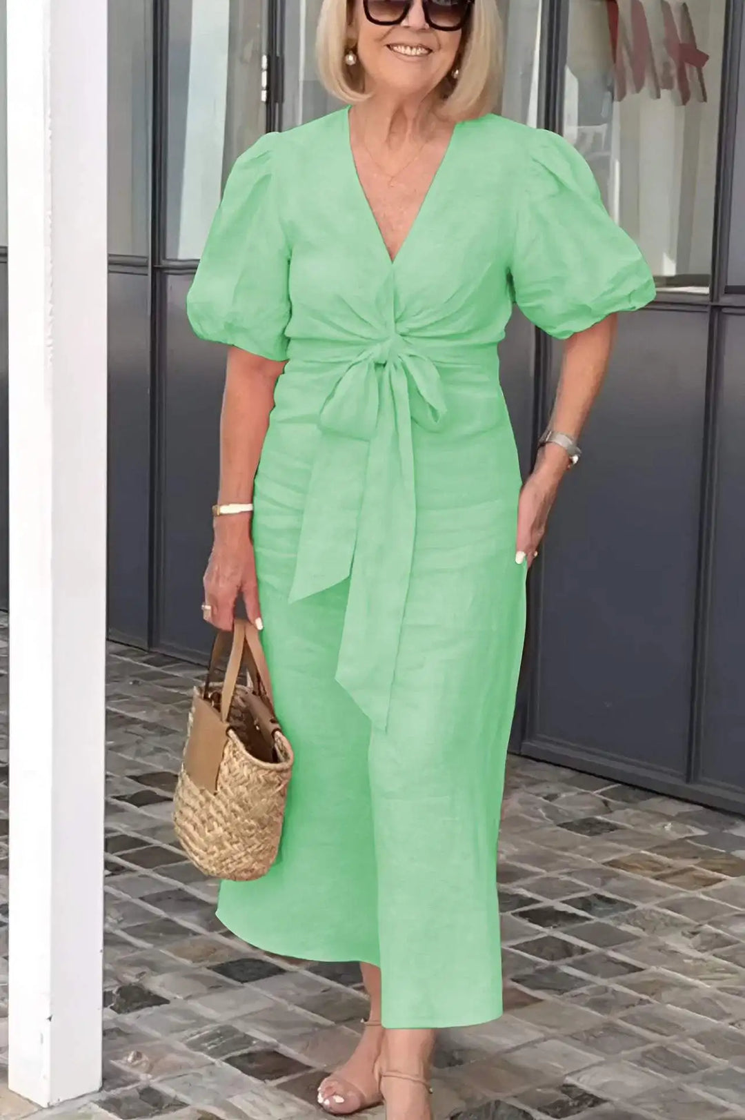 LYNORA | Chic V-Neck Midi Dress