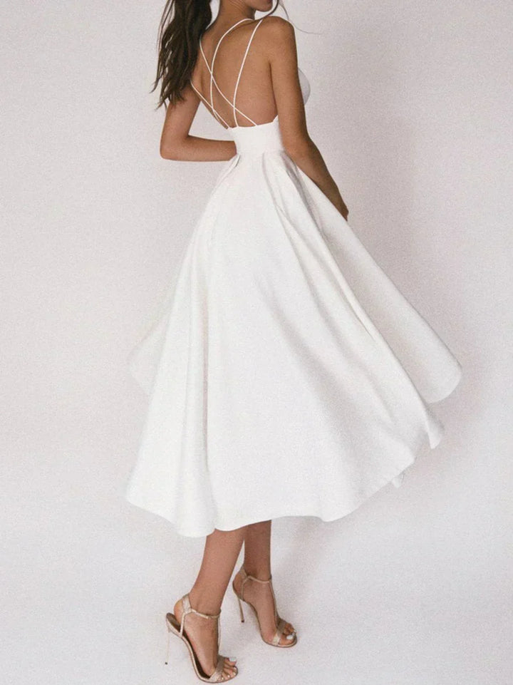 Elara - Chic Minimalist Dress