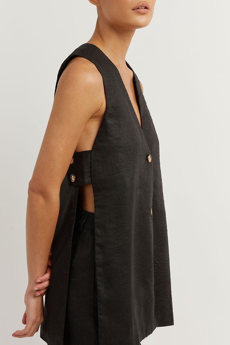 Fiona - Sleeveless Button-Up Ensemble